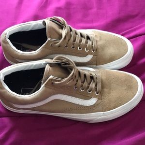 size/8.5 women’s low vans